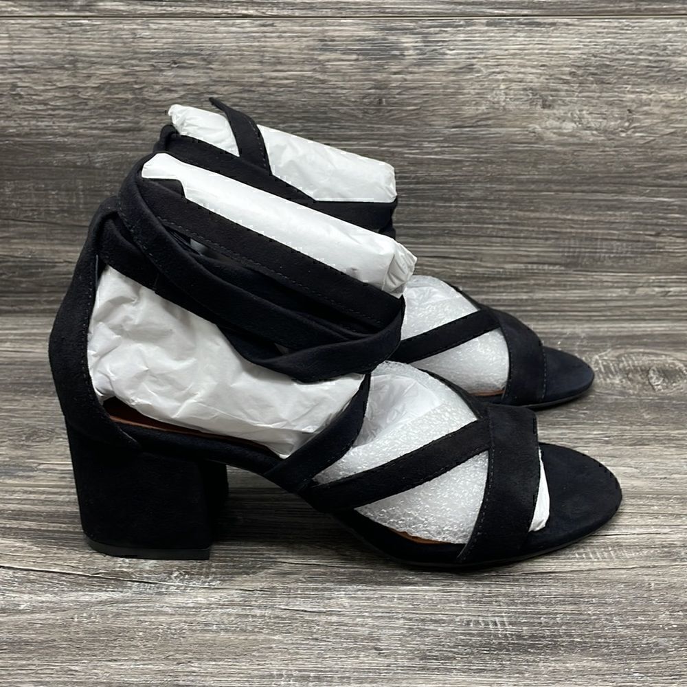 Steve Madden Women's Isabel Wraparound Sandal - Picture 4 of 8
